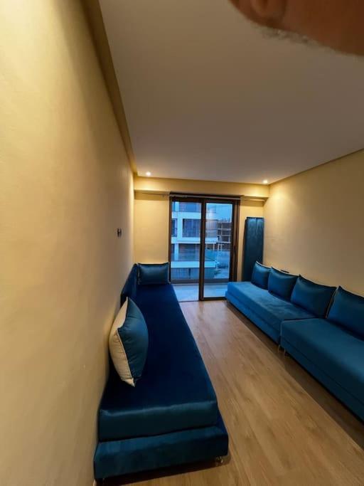 Apartment Bay *