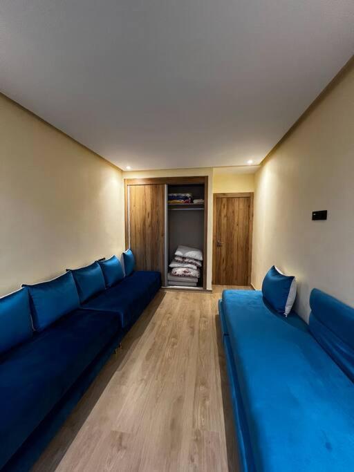 Apartment Bay